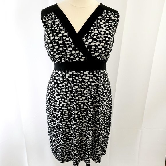 Lane Bryant Dresses & Skirts - Lane Bryant Sleeveless Faux Wrap Midi Dress 22/24